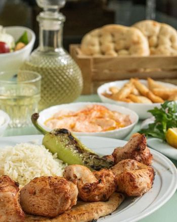 Μεζεδοποιήματα: Για μεζέδες σαν ποιήμα και ωραία ατμόσφαιρα Μεζεδοποιήματα: Ένα τίμιο μεζεδοπωλείο στην Ηλιούπολη
