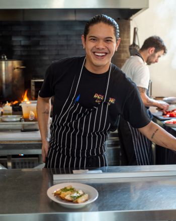 Πλυτά, το γαστρο-καφενείο της πλατείας 