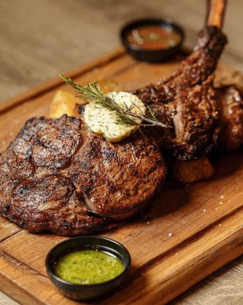 Bounty all aboard: Comfort γεύσεις και premium κρέατα στη Δραπετσώνα