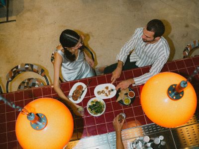 Πού να πας για φαγητό και ποτό μετά το θέατρο