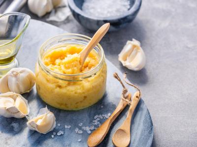 Τι να φας για να μειώσεις τη μυρωδιά του σκόρδου