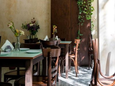 Αλλιώς: Το σύγχρονο καφενείο στην οδό Κερκύρας στην Κυψέλη