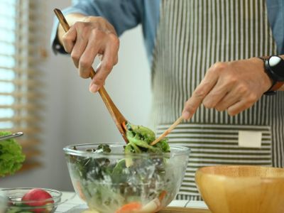 Τι τρώει καθημερινά ένας επιστήμονας που μελέτησε για τα επεξεργασμένα τρόφιμα και πώς επηρεάζουν την υγεία 
