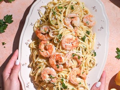 Εύκολα λιγκουίνι με γαρίδες, σκόρδο και λεμονάτη σάλτσα