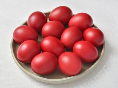 Πόσο διατηρούνται τα βρασμένα αυγά μετά το Πάσχα και πότε γίνονται επικίνδυνα;