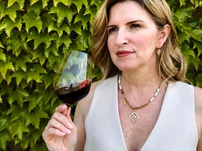 Από τη Βουργουνδία στη Θράκη: Το ταξίδι της Μελίνας Τάσσου στον κόσμο του κρασιού