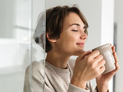 5 συνήθειες που αξίζει να υιοθετήσεις πριν τον πρωινό καφέ