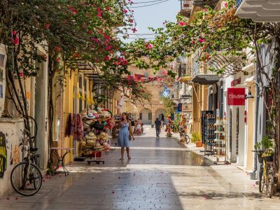 Ναύπλιο: Τι να δεις, πού να φας, πού να πας για μπάνιο 