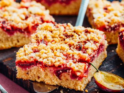 Κέικ με βανίλιες, ούζο και επικάλυψη crumble