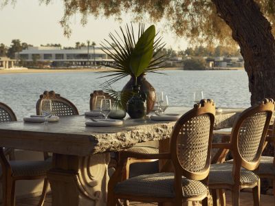 Ark στη Γλυφάδα: Το all day spot δίπλα στη θάλασσα για φαγητό 