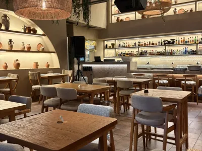 Ethos Athens στη Γλυφάδα: Όχι μόνο live, αλλά και φαγητό που αξίζει