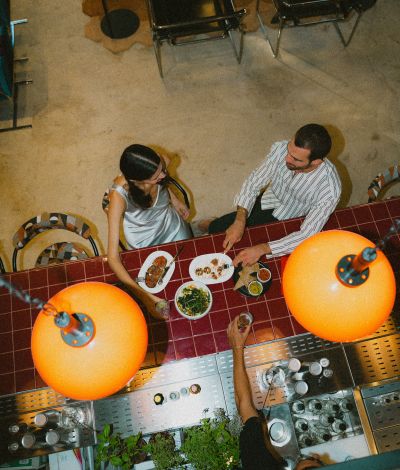 Πού να πας για φαγητό και ποτό μετά το θέατρο