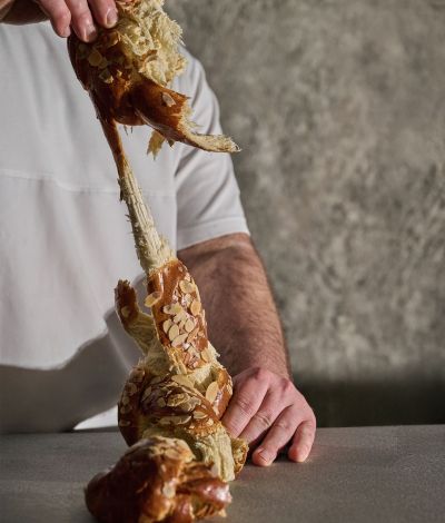 Πασχαλινά τσουρέκια: Τα 25 πιο μυρωδάτα και νόστιμα της πόλης 