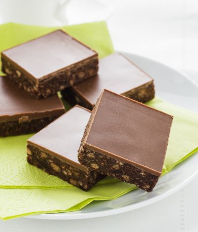 Σοκολατένιο tiffin με κουλουράκια και σταφίδες