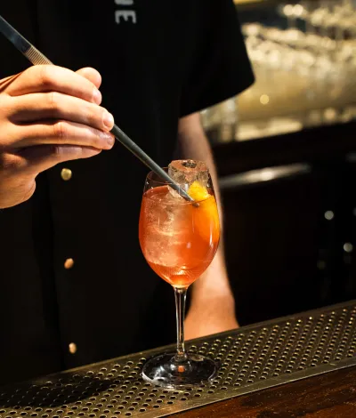 The World’s 50 Best Bars 2026: Η Αθήνα ξανά στην κορυφή με τρία μπαρ στην παγκόσμια 50άδα