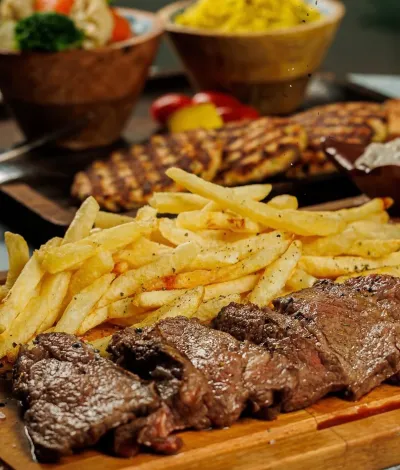 Meat n’ Roses: Πήγαμε για σουβλάκια στο Παγκράτι και καταλήξαμε μπροστά σε μια ταλιάτα flap stick Black Angus