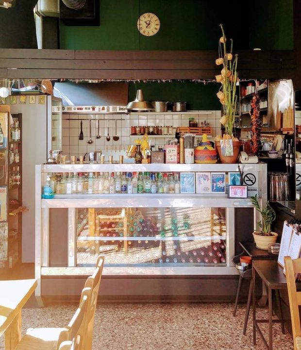 Λούης: Το καφενείο στο Μεταξουργείο που δεν πέφτει καρφίτσα