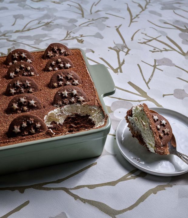 Τιραμισού με πραλίνα σοκολάτας και μπισκότα