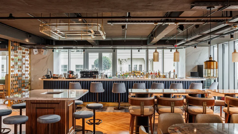 Nice n Easy Bistro στον Πύργο Πειραιά 
