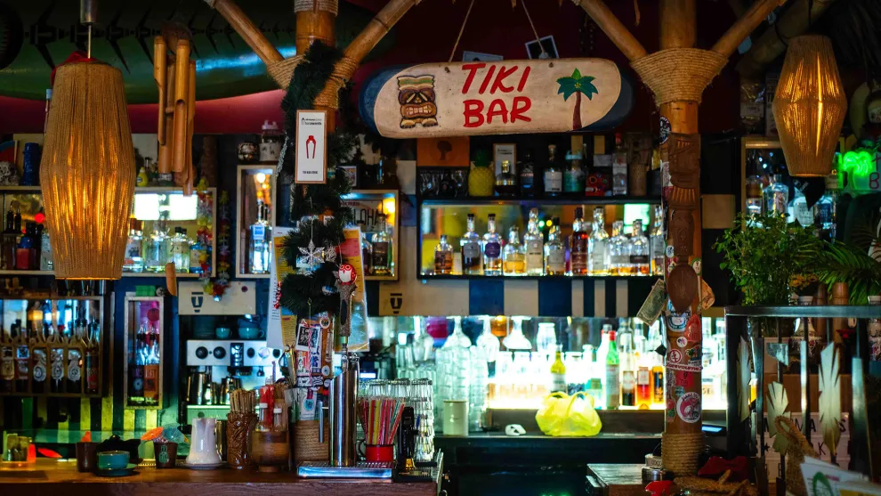 Tiki bar