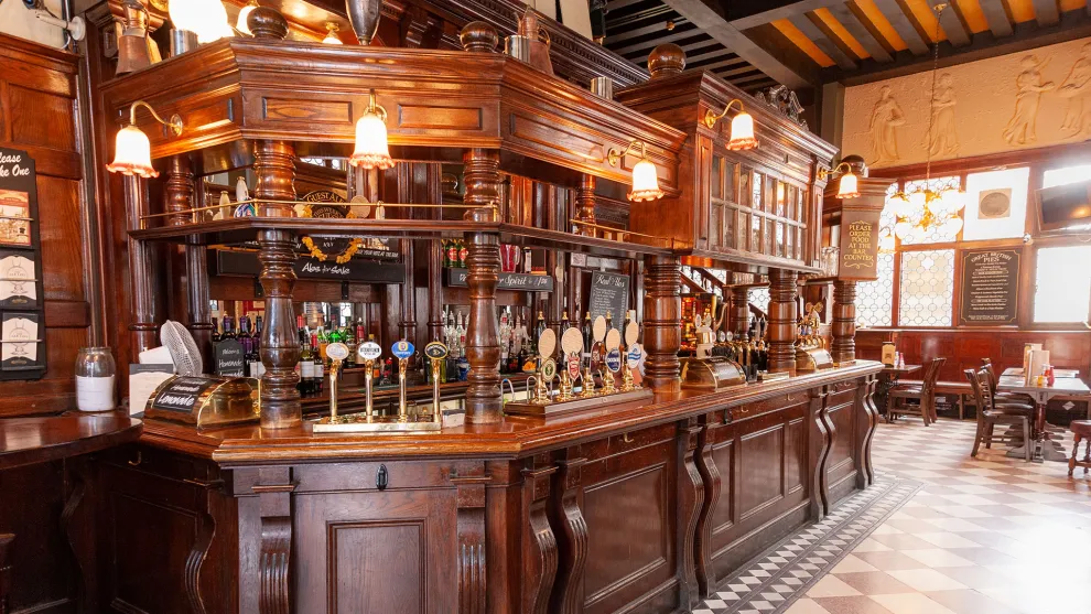 English pub