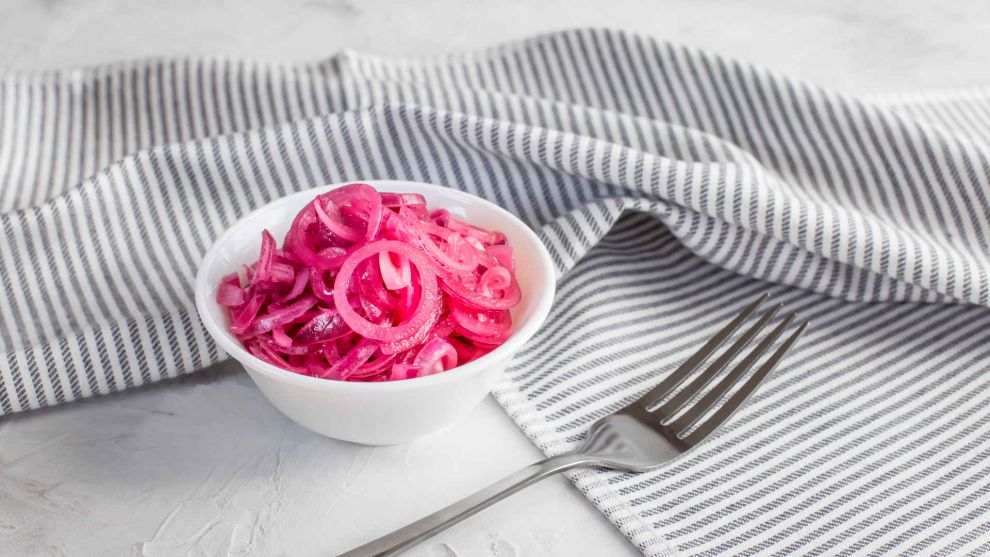 Τουρσί κόκκινων κρεμμυδιών