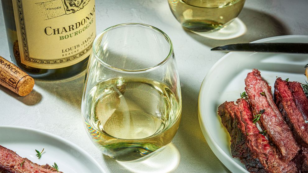 Λευκά κρασιά που ταιριάζουν με κρέας Λευκά κρασιά που ταιριάζουν με κρέας