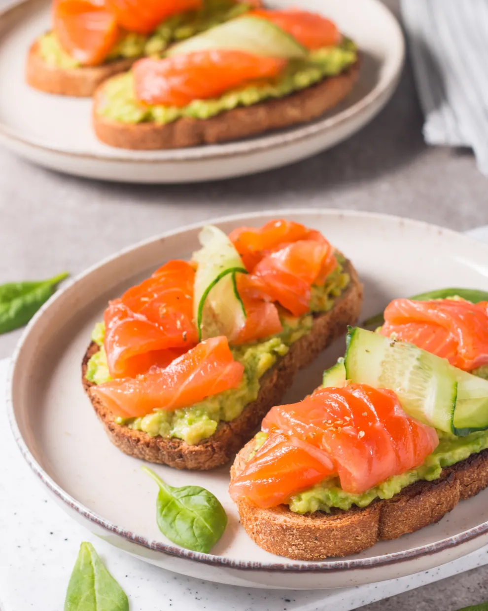 Avocado toast με σολομό