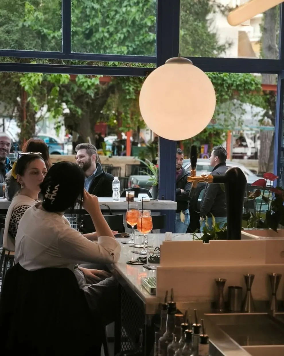 Πλατεία Βαρνάβα: Όλα όσα αξίζει να φας και να πιεις στο αγαπημένο στέκι του Παγκρατίου