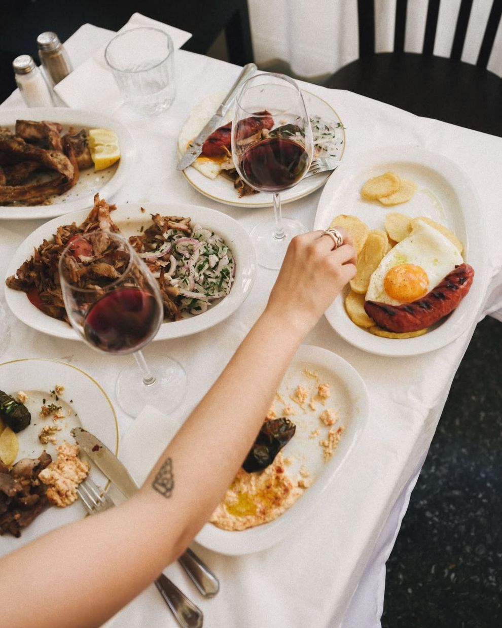 Δώδεκα Πιάτα