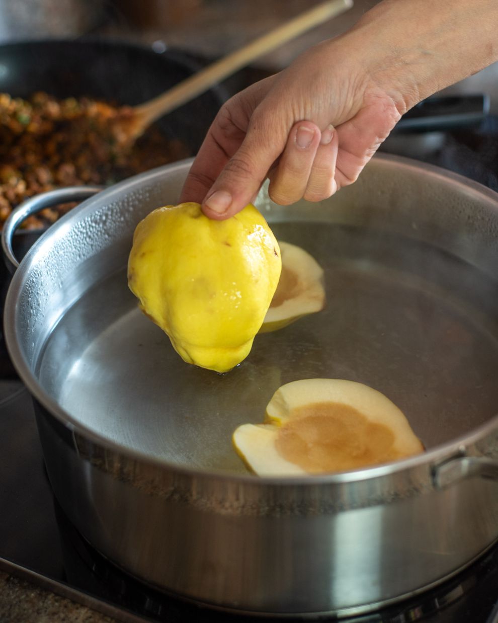 Κυδώνια γεμιστά με κιμά 