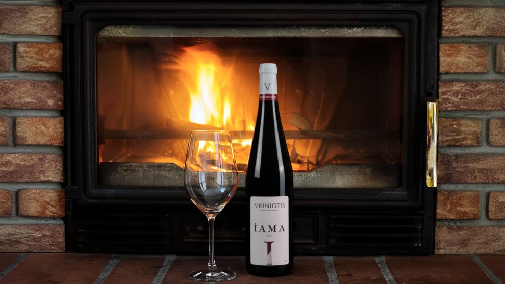 Κρασια στο τζάκι