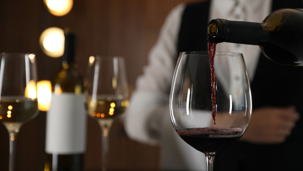 Εμφιαλωμένο κρασί στο εστιατόριο