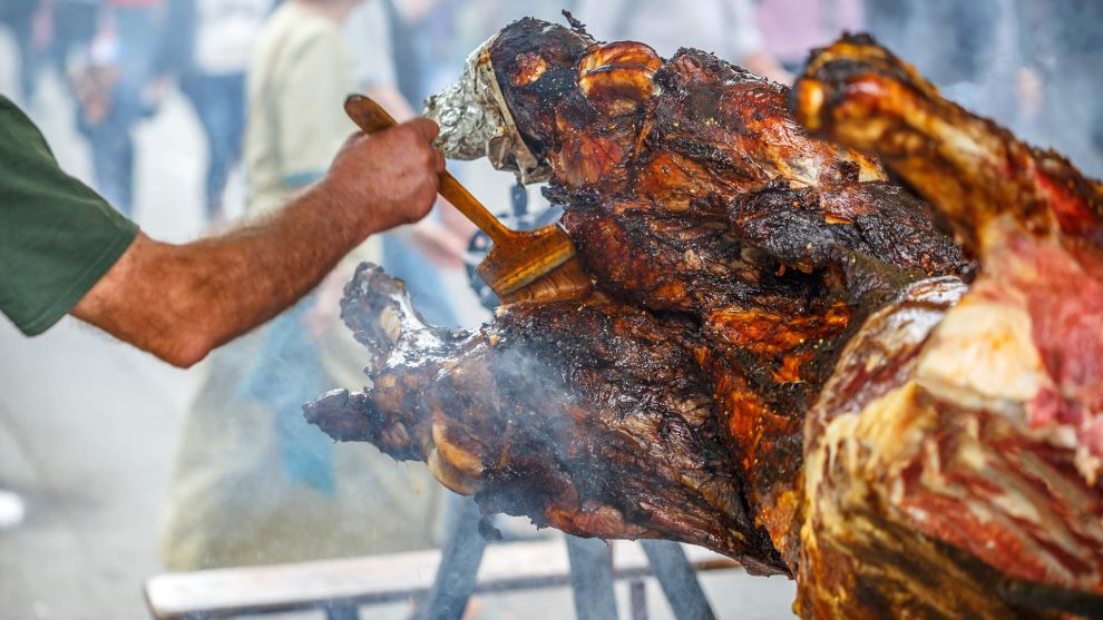 Αρνί στη σούβλα