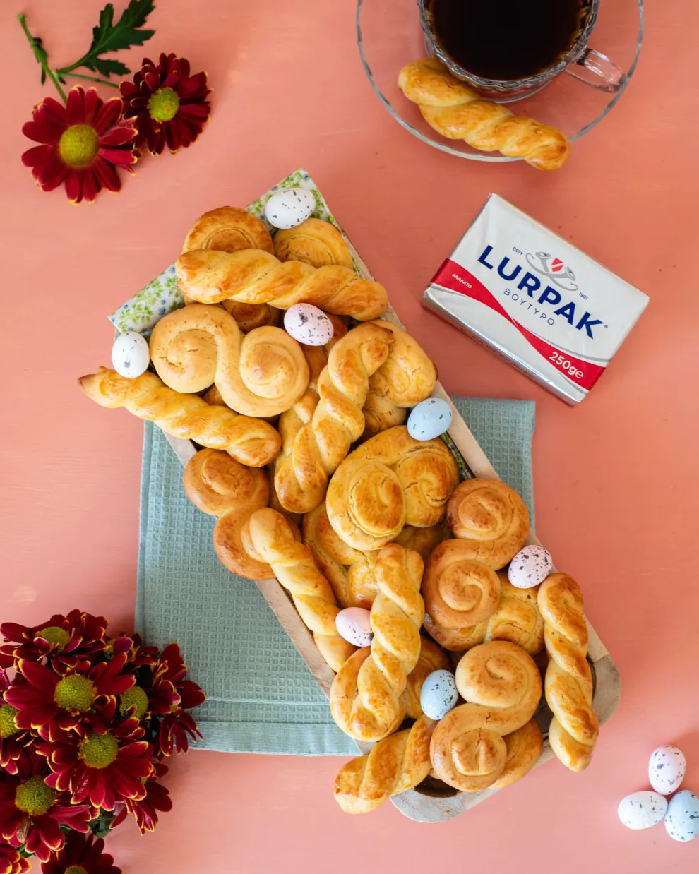 Πασχαλινά κουλουράκια Lurpak
