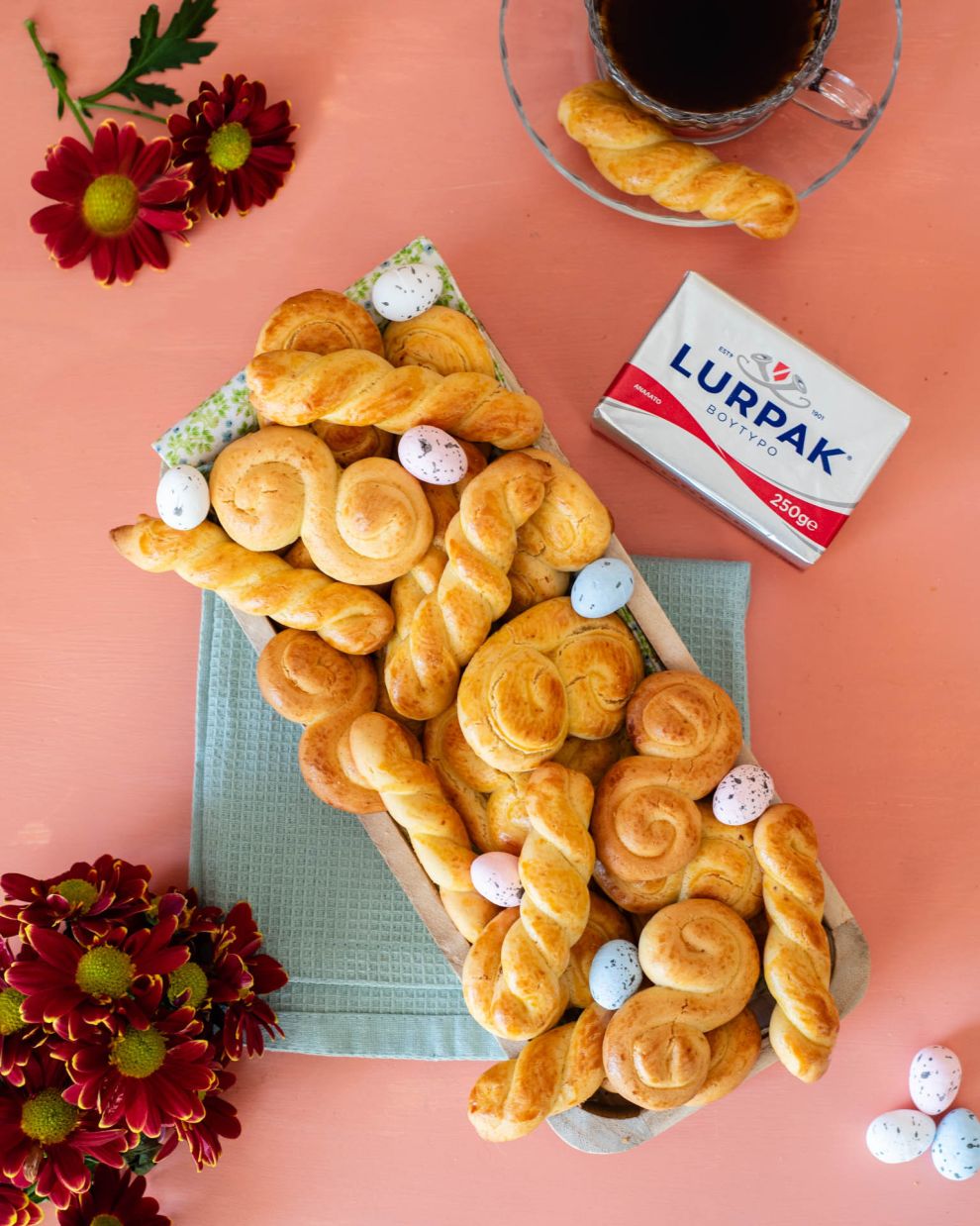 Πασχαλινά κουλουράκια Lurpak