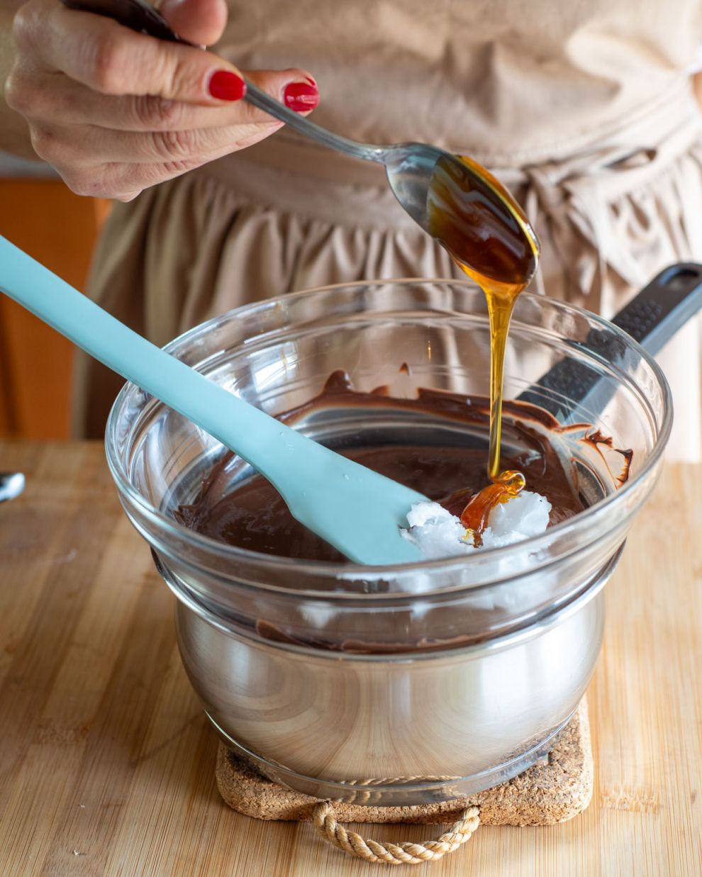 Χαλβάς σιμιγδαλένιος με επικάλυψη σοκολάτας 