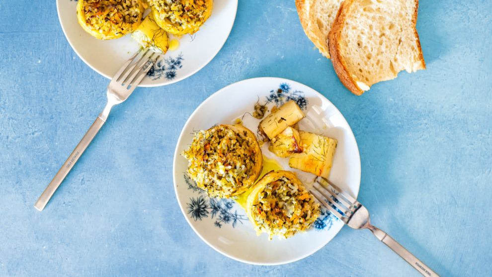 Αγκινάρες γεμιστές στη γάστρα 