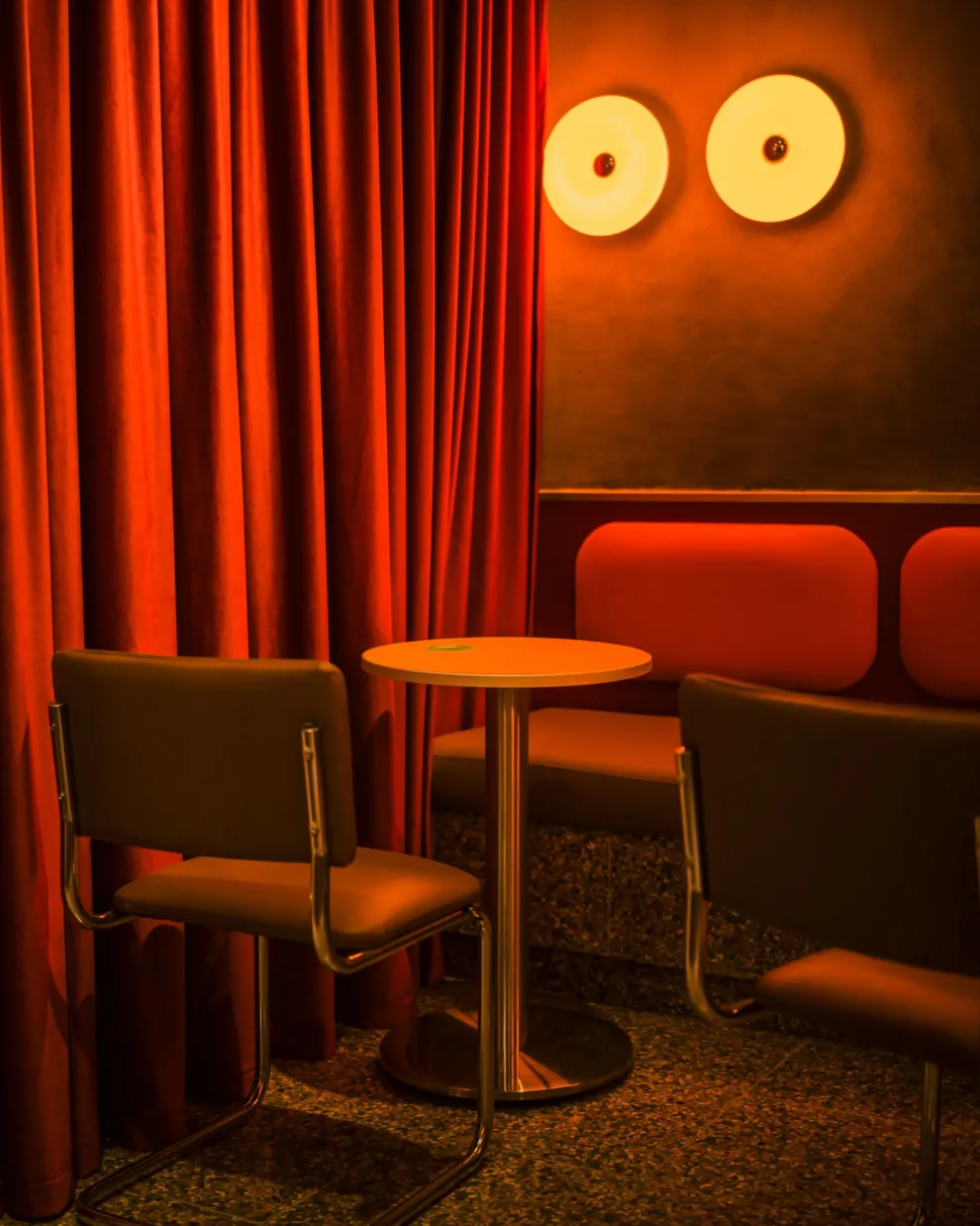 Bar 2046