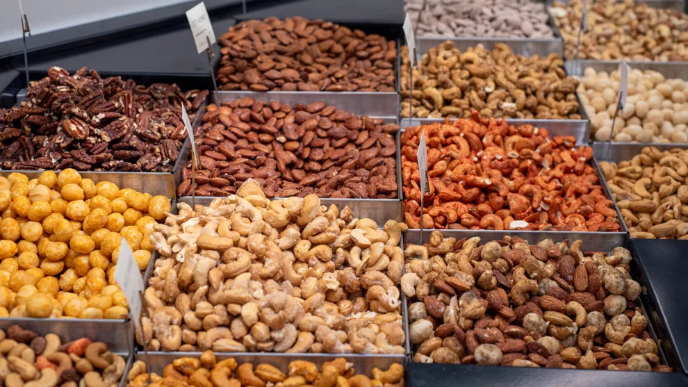 5 Almonds