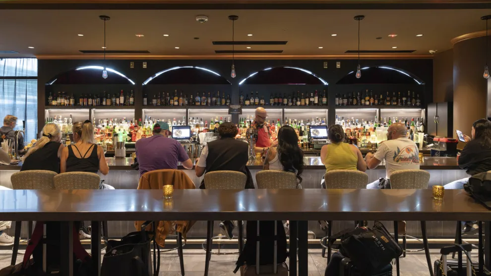 Speakeasy bars αεροδρόμια