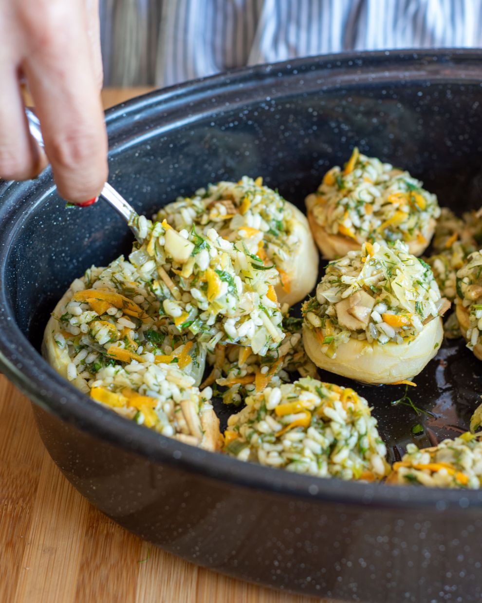 Αγκινάρες γεμιστές στη γάστρα 