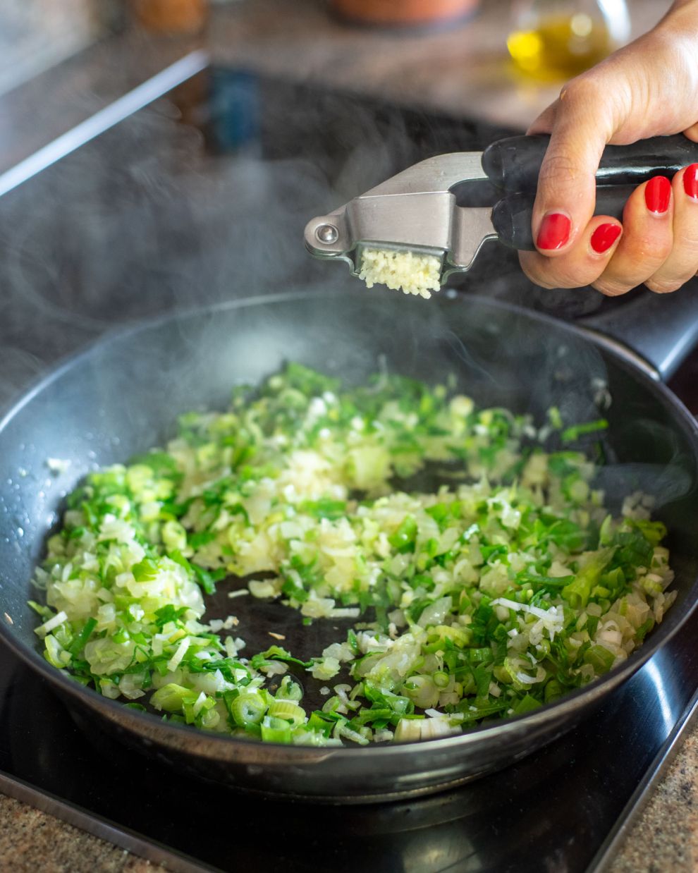 Αγκινάρες γεμιστές στη γάστρα 