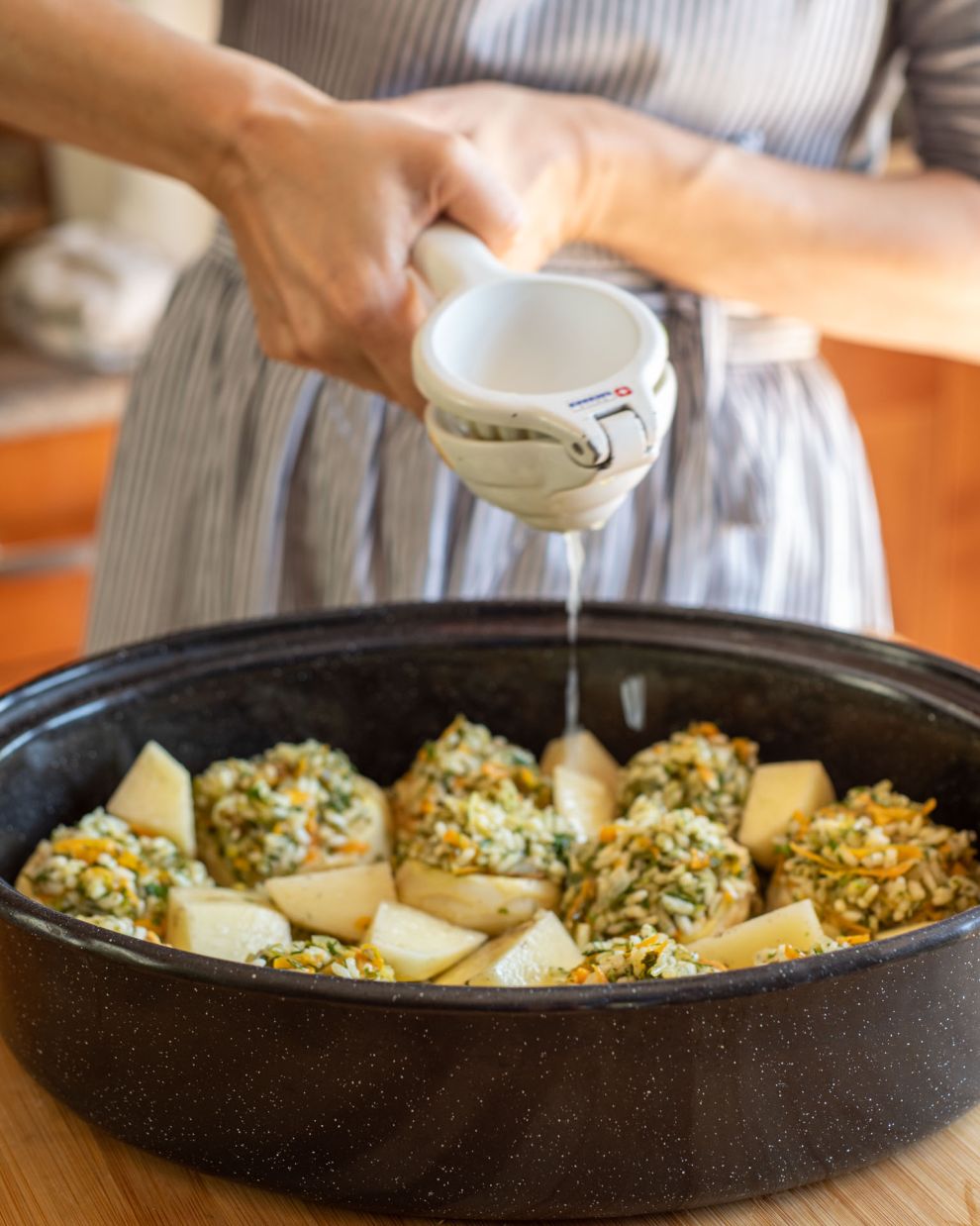 Αγκινάρες γεμιστές στη γάστρα 