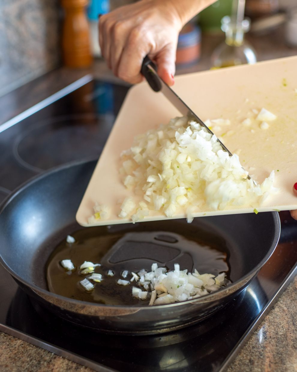 Αγκινάρες γεμιστές στη γάστρα 