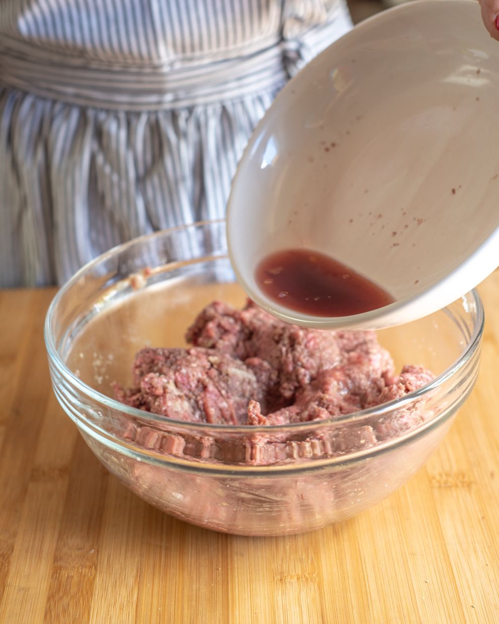 Πολίτικα σουτζούκακια με πατάτες και πιπεριές βήμα-βήμα