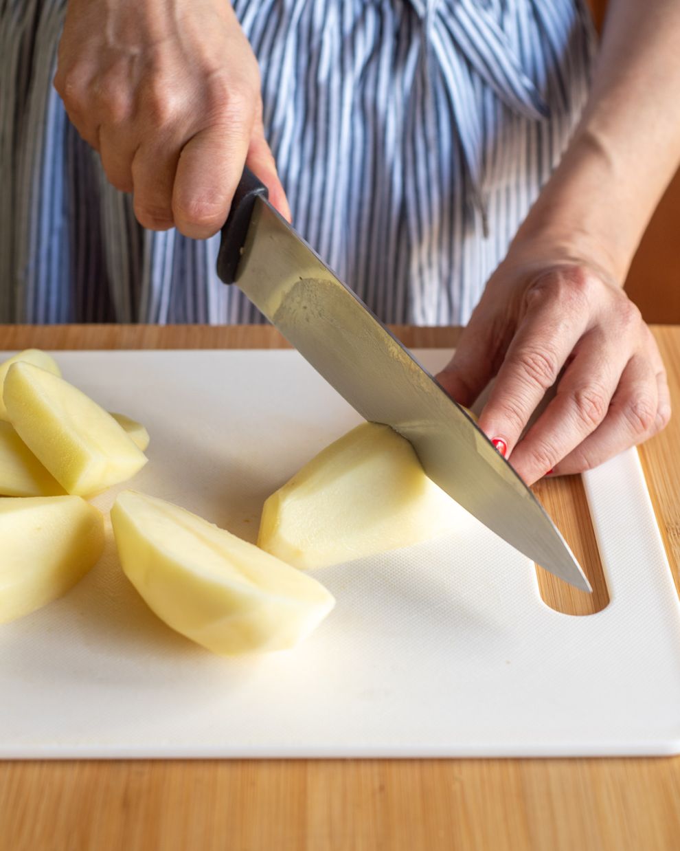 Πολίτικα σουτζούκακια με πατάτες και πιπεριές βήμα-βήμα