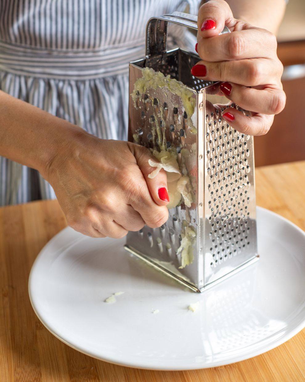 Λεμονάτα σουτζούκακια στο φούρνο με πατάτες και πιπεριές βήμα-βήμα
