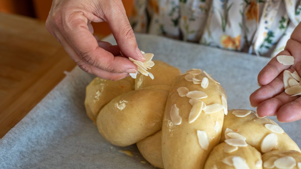 Τσουρέκι γεμιστό βήμα βήμα 