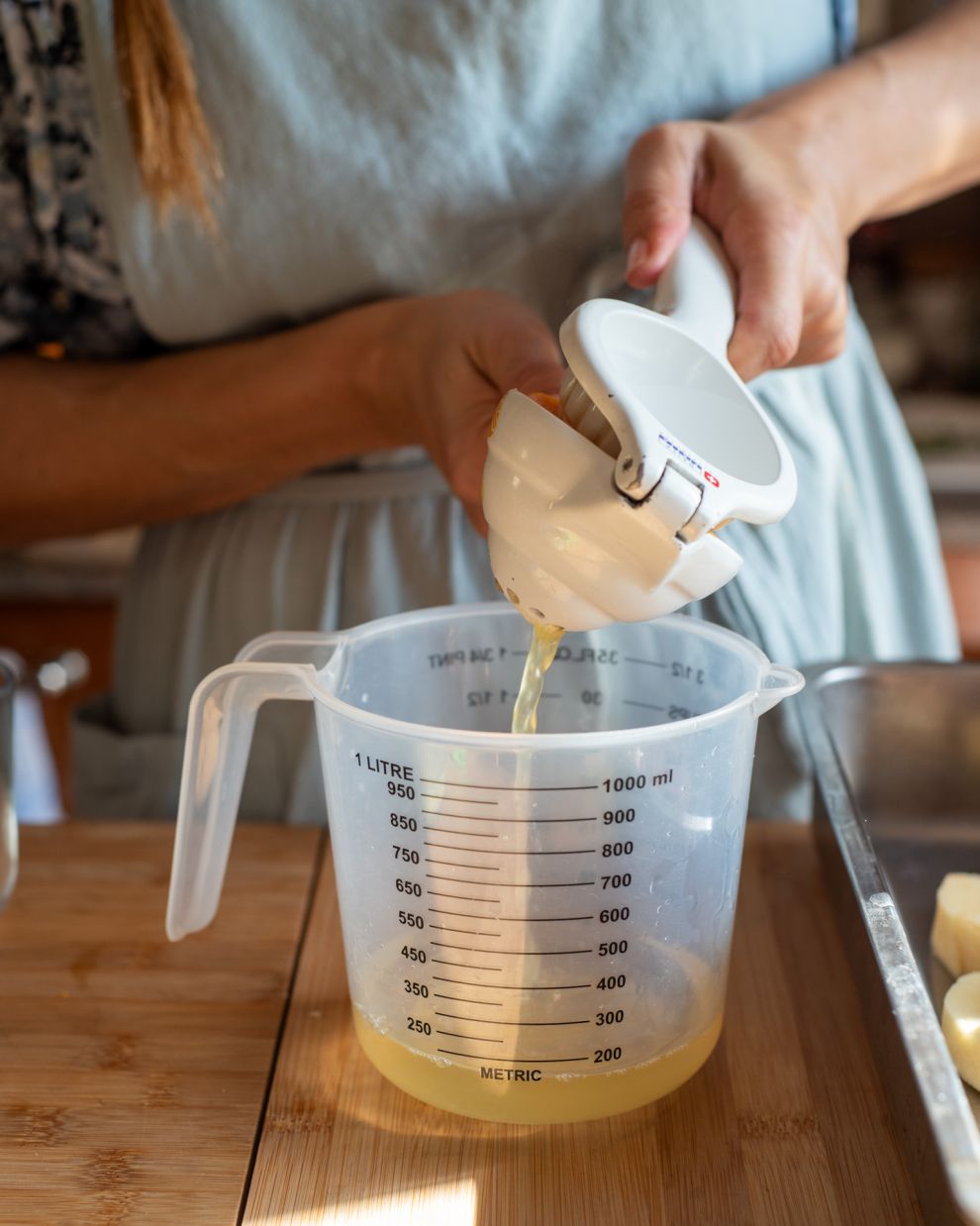 Χοιρινό ρολό με κυδώνια, κάστα και δαμάσκηνα